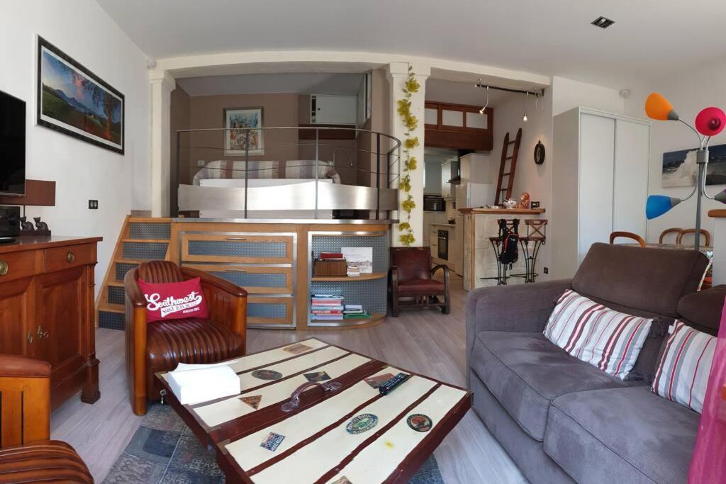 Loft Au Centre Ville, Calme, 200M De La Plage Сен-Жан-де-Люз Экстерьер фото